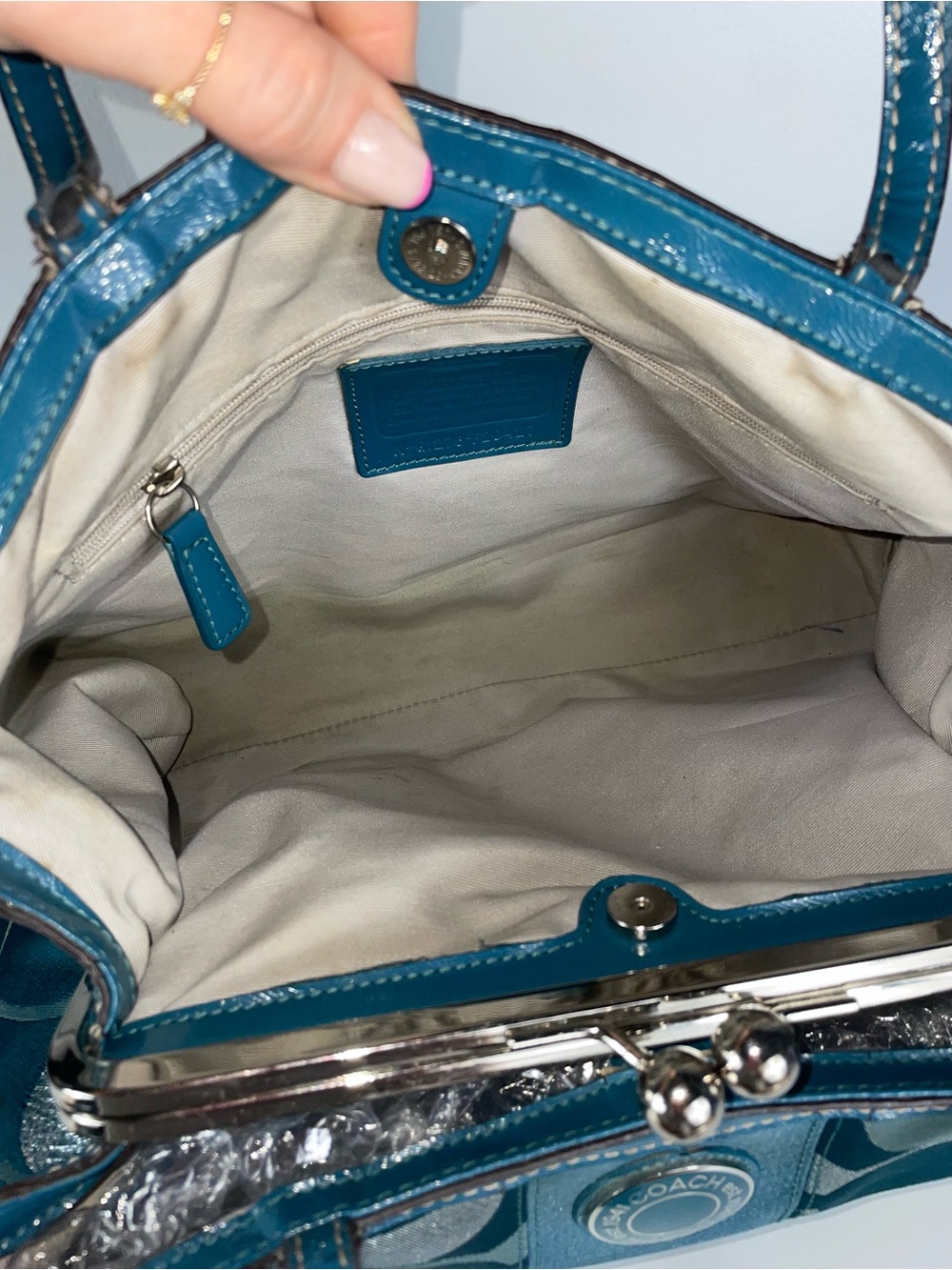 Coach Signature Stripe 3 Color Signature Metallic Carryall -COA - Picture 2 of 16